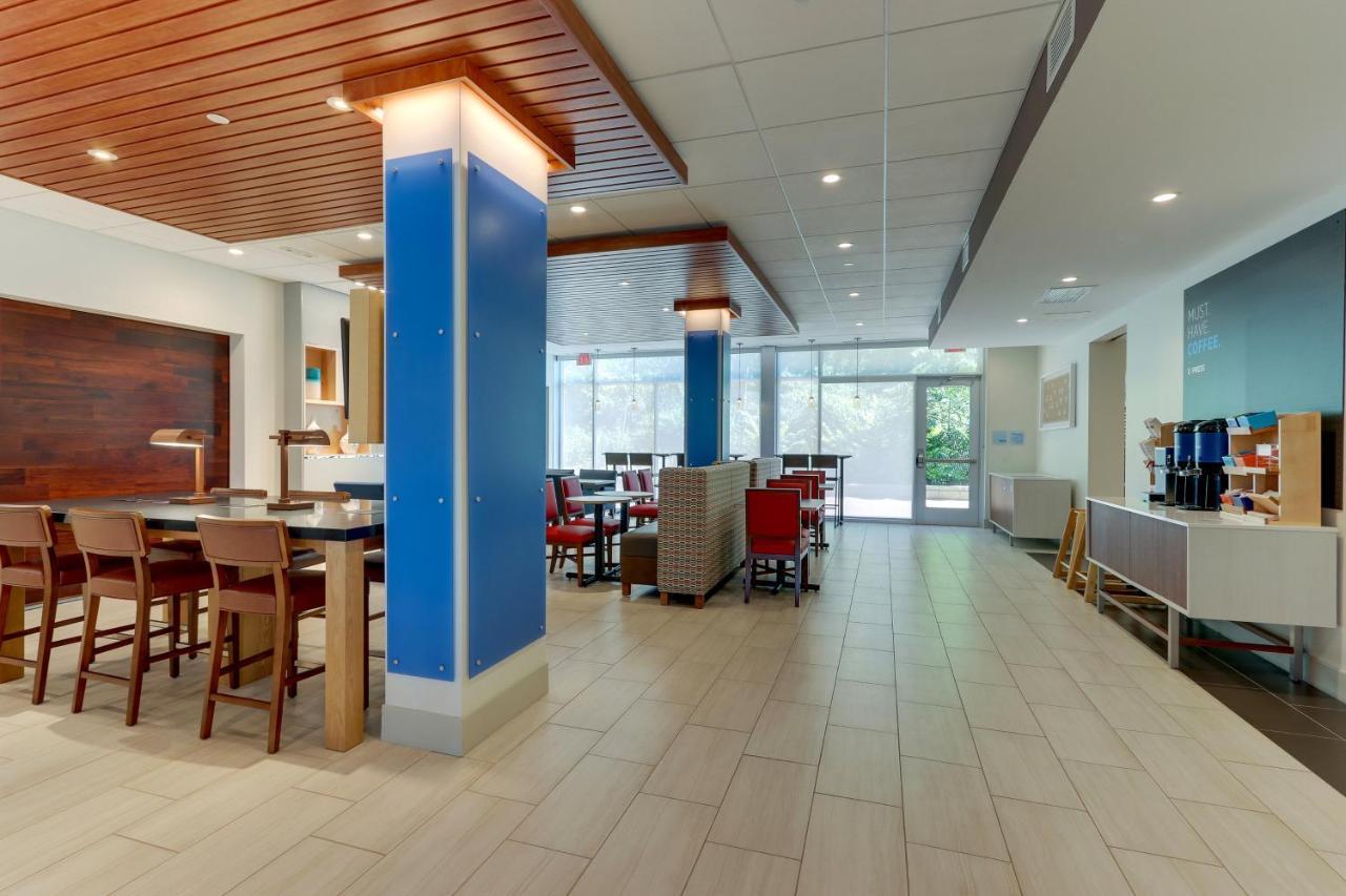 Express & - - Civic Center Hotel
