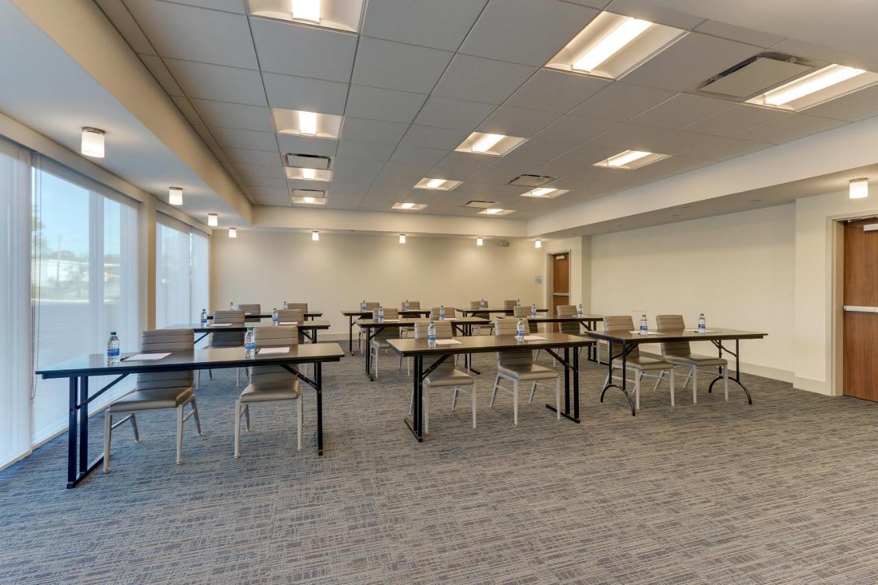 Hotel Express & - - Civic Center Roanoke