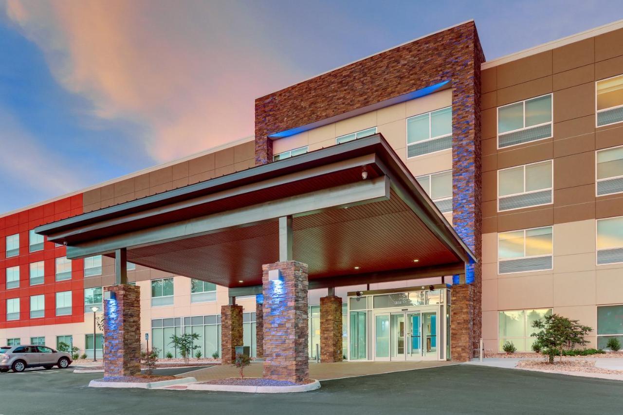 Express & - - Civic Center 3* Roanoke